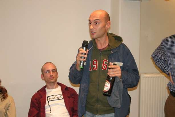 g.g.con cerveza y micro