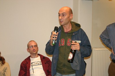 g.g.con cerveza y micro